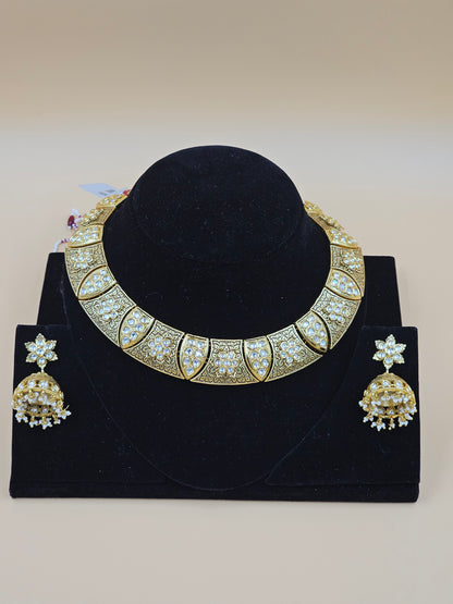 Gold-Tone Traditional Choker Necklace Set with Floral Stonework