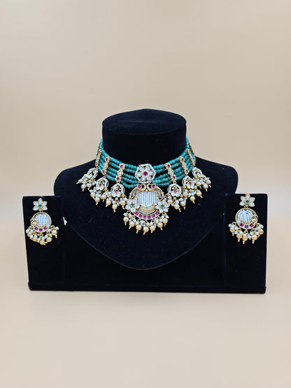 Traditional Green Beaded Necklace Set with Floral Motifs