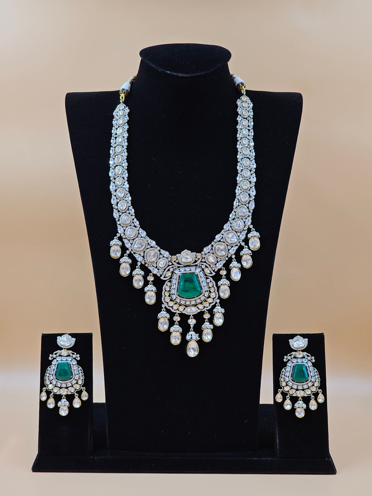 Elegant Emerald Green Kundan Necklace Set