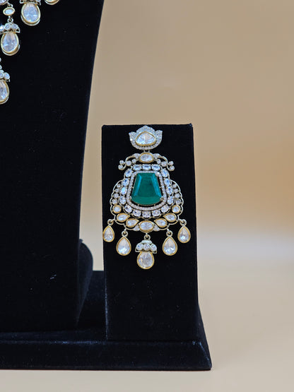 Elegant Emerald Green Kundan Necklace Set