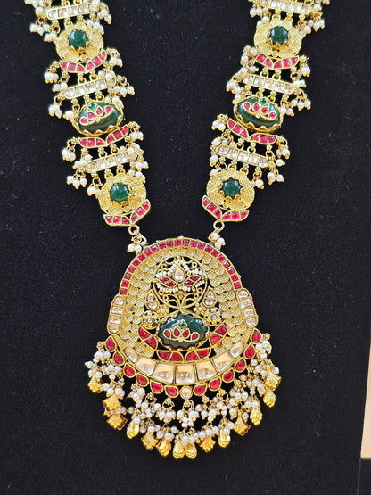 Traditional Gold-Plated Kundan Pearl Necklace Set