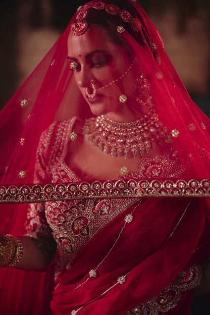 Scarlet red bridal lehenga, scalloped dupatta border detail